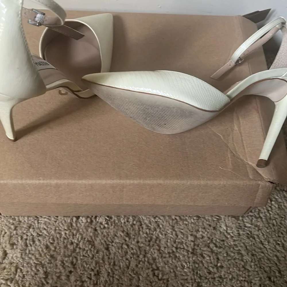Steve Madden Cream Stiletto Heels Elegant Design - Picture 4 of 4